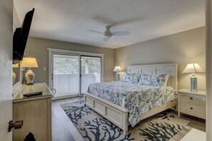 3 bedrooms, iron/ironing board, free WiFi, bed sheets - 258 Stoney Creek. Lovely 3 Bedroom Townhouse in Harbour Town (Hilton Head Island)