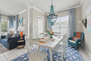 Dining - Pet Friendly Escape–Heated Private Pool, Near the Beach & Golf Cart Available (Santa Rosa Beach)