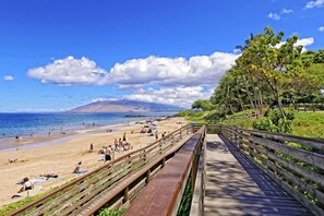 Una spiaggia nelle vicinanze