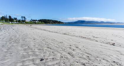 Luxurious Dog-Friendly Home with Ocean Views, Beach Access, and Free WiFi