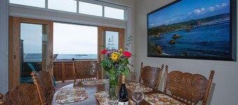 Sunset Vista - Footsteps to the Beach & Pier!