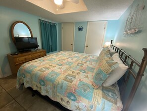 1 habitación, tabla de planchar con plancha, internet y ropa de cama