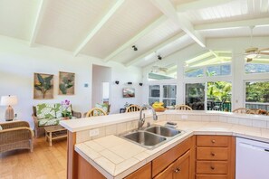 Interior - Haena Sunrise, Great Mountain & Waterfall Views,  2-Minute Walk to Beach (Haena)