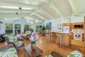 Flat-screen TV, DVD player, stereo