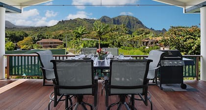 Superbes vues sur la montagne et la cascade, Ă moins de 2 minutes Ă pied de la plage