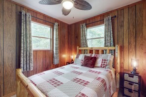 2 bedrooms, iron/ironing board, Internet, bed sheets