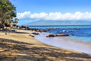 Beach - Kahana Villas E308  Charming Condo (Lahaina)