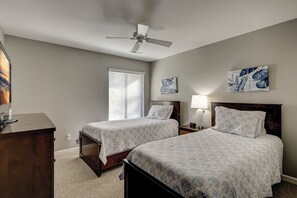 3 bedrooms, iron/ironing board, free WiFi, bed sheets