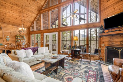 Modern Cabin with Mountain Views, Hot Tub, Pool Table, & WiFi - Dogs OK