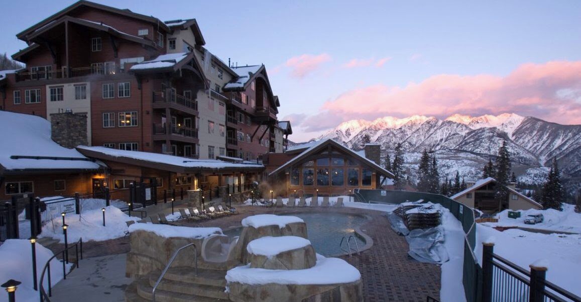 Tina de hidromasaje al aire libre