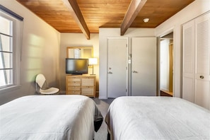 2 quartos, ferros/tábuas de passar roupa, Wi-Fi, roupa de cama
