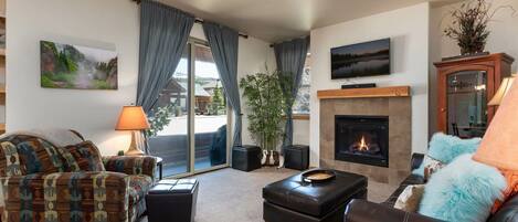 تلفزيون ذكي، مدفأة، مشغل دي في دي