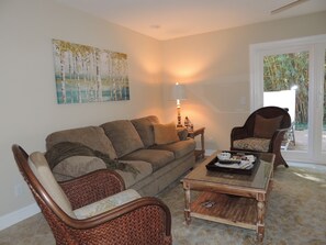 Una televisión, un reproductor de DVD