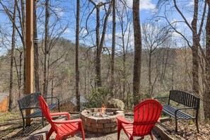 Property grounds - A Tranquility Den: Your Peaceful Escape After Smoky Mountain Adventures (PIGEON FORGE)
