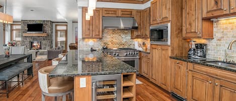 ثلاجة، ميكروويف، فرن، موقد طهي مسطح