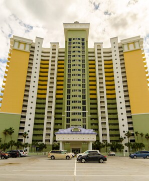 Exterior - Parrothead Paradise-PCB-Beachfront-Family Getaway! Sleeps 12 (Panama City Beach)