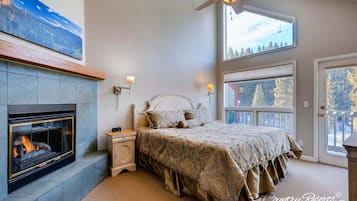 4 bedrooms, free WiFi, bed sheets