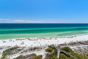 On the beach - GULF FRONT CONDO!!! LOTS OF AMENITIES! (Miramar Beach)