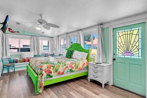 3 bedrooms, iron/ironing board, free WiFi