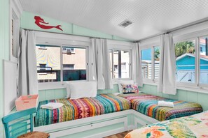3 bedrooms, iron/ironing board, free WiFi