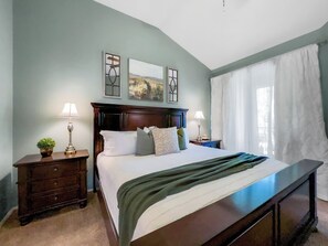 2 多间卧室、熨斗/熨衣板、上网接入、床单