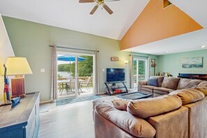 TV, fireplace, DVD player, table tennis