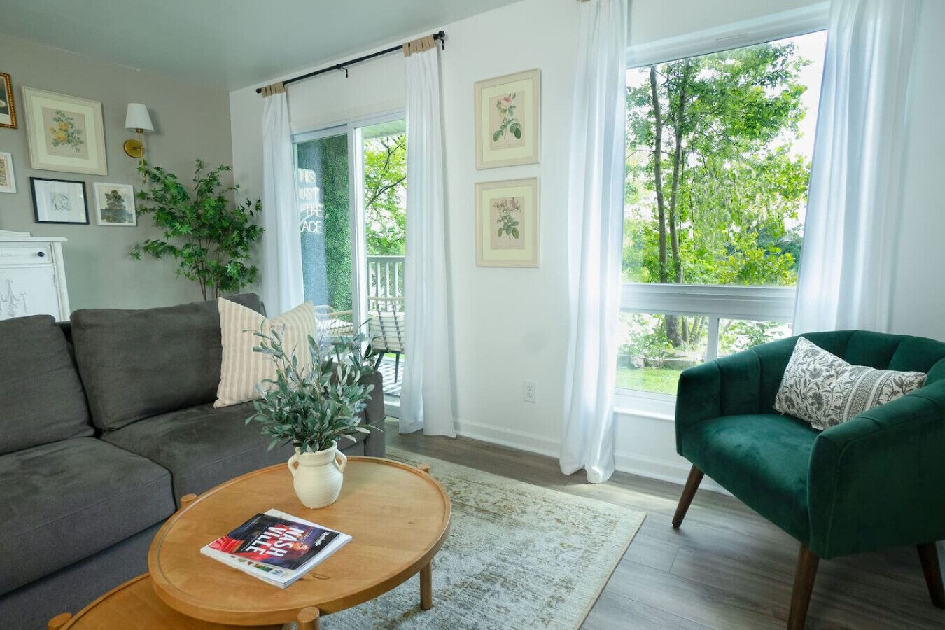 Télévision, cheminée