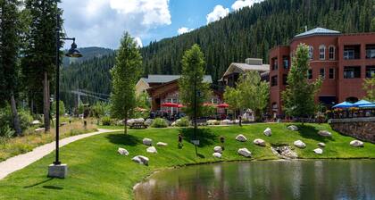 ❂ Base Area Condo | Ski In Ski Out | Zephyr Mountain Lodge | Walk to Everything!
