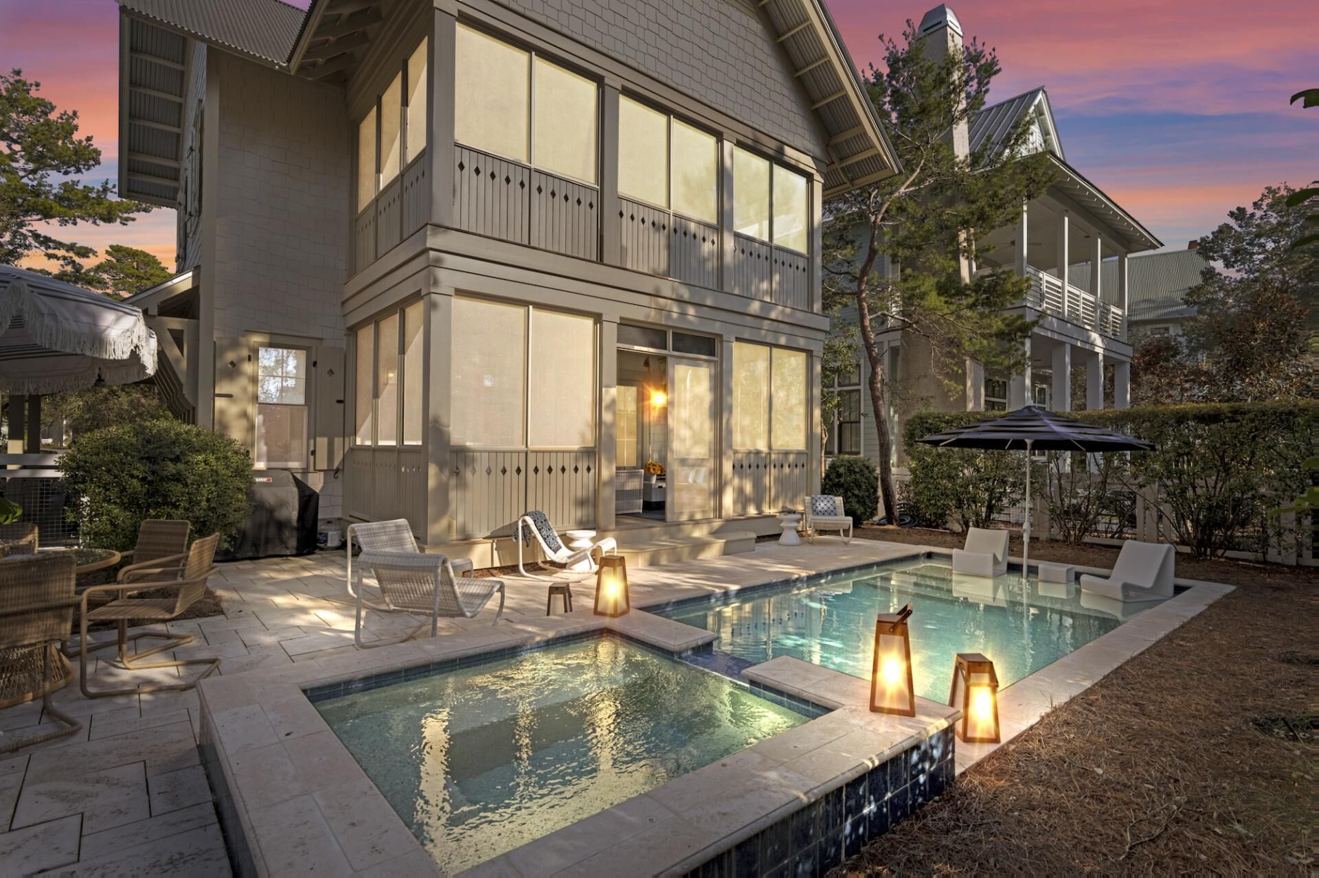 Fall Stays Available! 6 seater Golf Cart! Private Heated Pool! Screened Porch! Close to Frog Pool