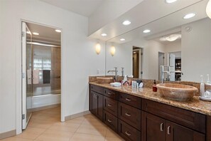 Hair dryer, towels - Whaler 456  Spectacular Views And Close To Everything (Lahaina)