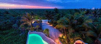 Oceanfront Akumal Villa With Pool Near Snorkeling & Restaurants
