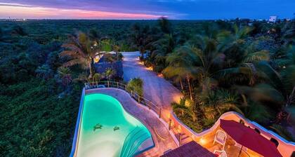 Oceanfront Akumal Villa With Pool Near Snorkeling & Restaurants