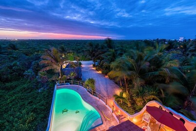 Oceanfront Akumal Villa With Pool Near Snorkeling & Restaurants