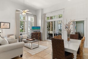 Smart TV, DVD player