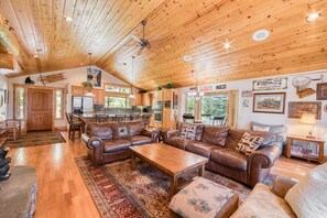 TV, fireplace, stereo