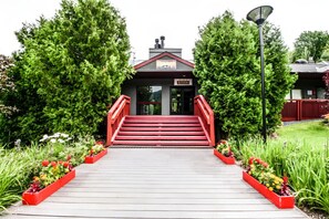 المنشأة من الخارج