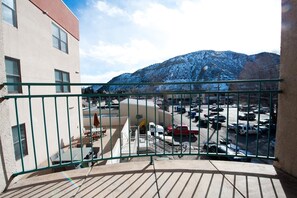 Property grounds - Modern Downtown Durango Luxury Condo | 1 Block to Main Street | Balcony (Durango)
