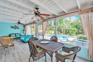 Unclassified image, 2 of 42, button