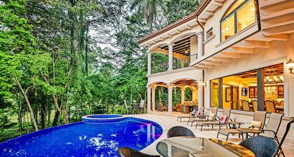 Luxury Home, Casa Vista Paraíso, Pool, Rainforest View, Access to Amenities.