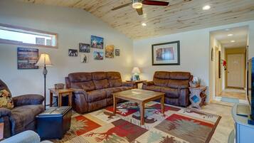 TV, fireplace, DVD player