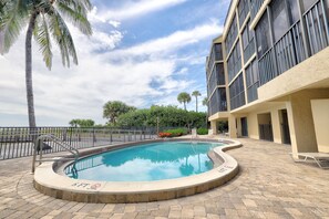 Pool - Sandpiper West 2 is a 3/3 luxury Vacation Rental on Sanibel Island (Sanibel Island)