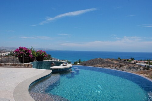 Villa Vista del Mar - Expansive Views & Hacienda-Style Luxury at Querencia.