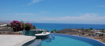 Villa Vista del Mar - Expansive Views & Hacienda-Style Luxury at Querencia.