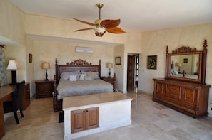 4 bedrooms, travel cot, free WiFi, bed sheets - Luxury Hacienda Style Oceanview Villa w/ Pool, Hot Tub & Golf Cart in Querencia (San Jose del Cabo)