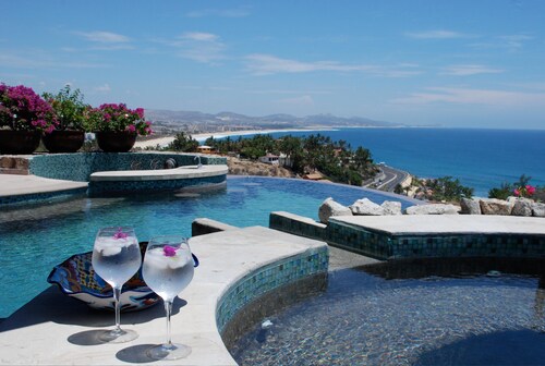 Luxury Hacienda Style Oceanview Villa w/ Pool, Hot Tub & Golf Cart in Querencia