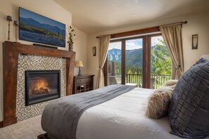 6 bedrooms, iron/ironing board, travel crib, free WiFi - Pet Friendly Paradise | Luxe Neighborhood | Hot Tub & Pool Table | Lakota Reserve (Winter Park)