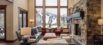 Pet Friendly Paradise | Luxe Neighborhood | Hot Tub & Pool Table | Lakota Reserve