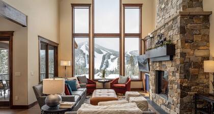 Pet Friendly Paradise | Luxe Neighborhood | Hot Tub & Pool Table | Lakota Reserve