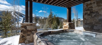 Pet Friendly Paradise | Luxe Neighborhood | Hot Tub & Pool Table | Lakota Reserve
