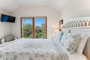 6 bedrooms, WiFi, bed sheets